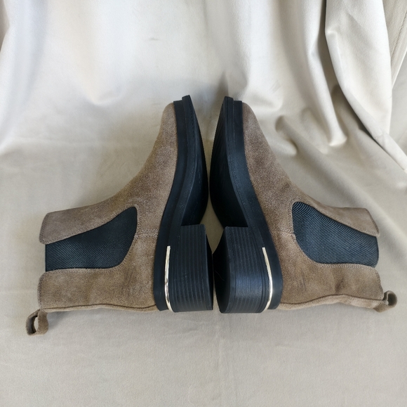 Kenneth Cole Tan Taupe Suede Ankle Boots - Picture 5 of 8